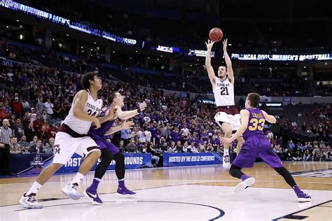 Top 5 greatest comebacks in college basketball history ft. Kansas vs North Carolina