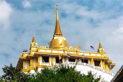 Premium Photo | Wat saket golden mount temple in bangkok, thailand