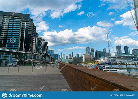 Melbourne City Commercial Skyline Editorial Photo - Image of highrise, empty: 178362986