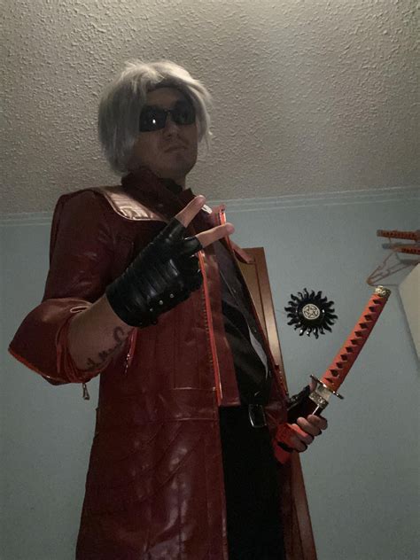 Dante Cosplay : r/DevilMayCry