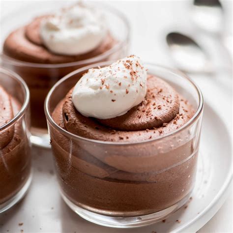 Easy Chocolate Mousse Recipe | Lil' Luna