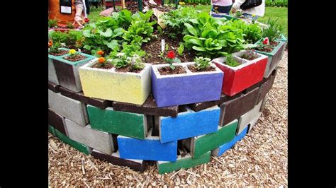 35 Beautiful Cinder Block Garden Design Ideas - Gardening Chronicle