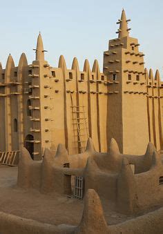 Tower of Djennes Ancient Mosque, The largest mud building in the world - Mali Ancient ...