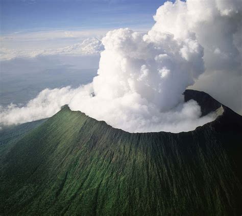 TOP WORLD TRAVEL DESTINATIONS: Virunga Volcanoes