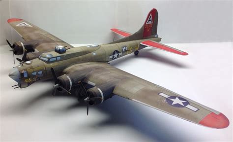 1/48 Boeing B-17G Flying Fortress "Wee Willie" Paper Model - EcardModels