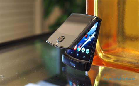 Motorola Razr 2019 Gallery - SlashGear