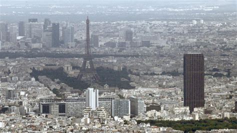 Drones spotted over Paris for a second night