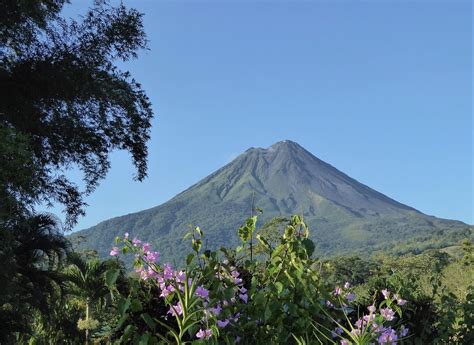 Arenal Volcano National Park Facts & Information - Beautiful World Travel Guide