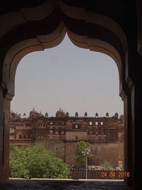 Orchha Fort complex Sights & Attractions - Project Expedition