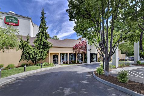 COURTYARD BOISE DOWNTOWN HOTEL 3⋆ ::: ID, UNITED STATES ::: COMPARE HOTEL RATES