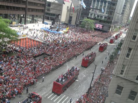 Hindsight : CHICAGO BLACKHAWK'S STANLEY CUP PARADE