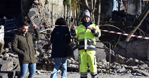 28 injured, 600 displaced in volcano-triggered Italy quake | New ...