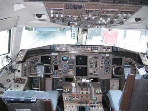 Cool Jet Airlines: Boeing 757 cockpit