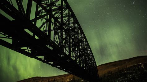 Mears Memorial bridge and Northern lights, Alaska, USA | Windows Spotlight Images