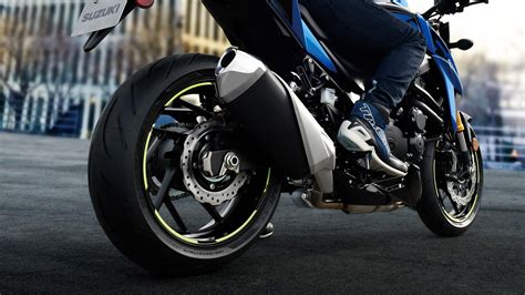 Suzuki GSX-S750 Just Got a Striking New Summer Look, Commands Attention - autoevolution