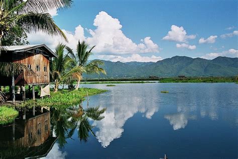 Inle Lake - Wikipedia