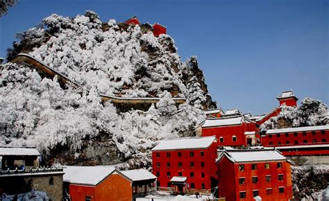 长安月 (Taoist temples on Wudang Mountains, Hubei, China....)