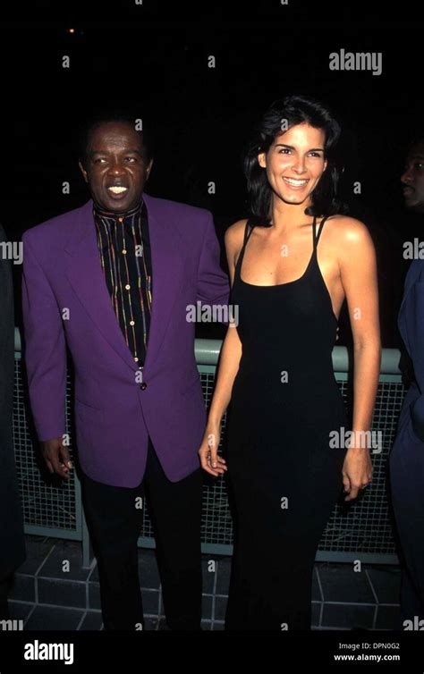 Angie harmon baywatch hi-res stock photography and images - Alamy