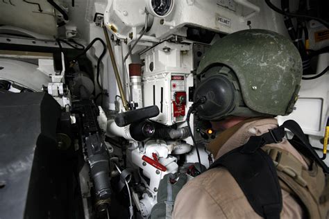 File:M1A1 Abrams gunner’s primary sight.jpg - Wikimedia Commons