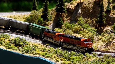 BNSF Grain Train over Donner Pass - Model Railroader Magazine - Model ...