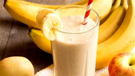 Banana Smoothie Recipe -Homemade Banana Smoothie | Instant Banana Juice ...