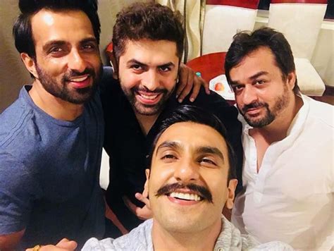 Simmba Ranveer Singh and his villain Sonu Sood are enjoying in ...