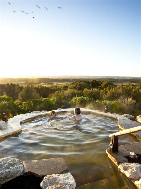 Red Hill Vineyard Getaway| Peninsula Hot Springs Stay& Bathe