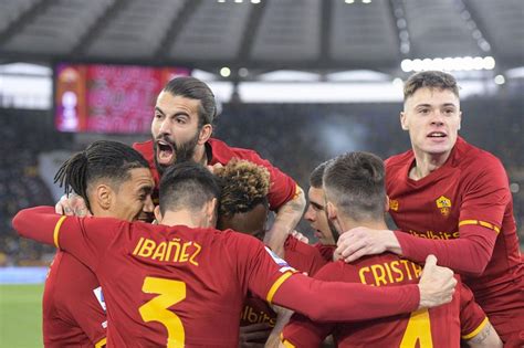 Bitesize Highlights: Roma 3-0 Lazio - AS Roma