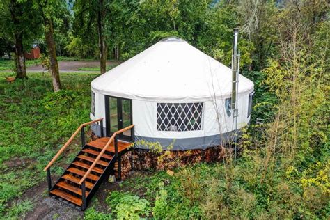 Living Big in a Tiny House - Amazing Modern Yurt Is A Design Marvel