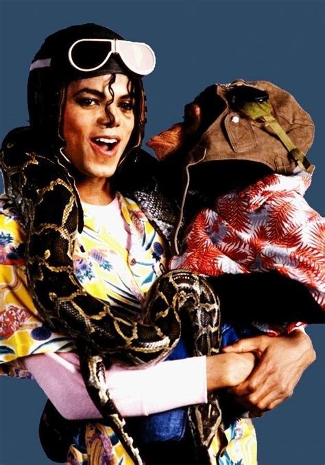 Michael Jackson and Bubbles Michael Jackson And Bubbles, Michael ...