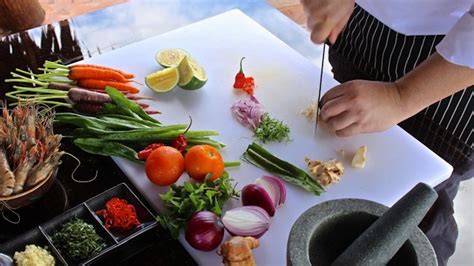 Fiji's Laucala Island Offers Customized Organic Cooking Classes - 73508