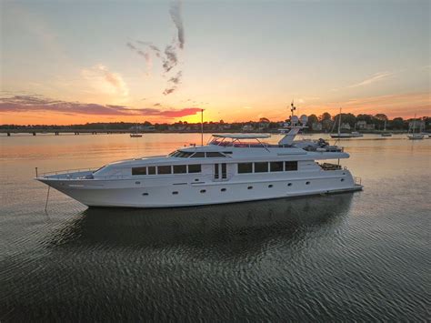 SAVANNAH yacht for charter (35.97m, 2000)