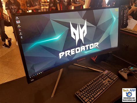 The Acer Predator Z35P Curved Gaming Monitor Up Close! | Tech ARP