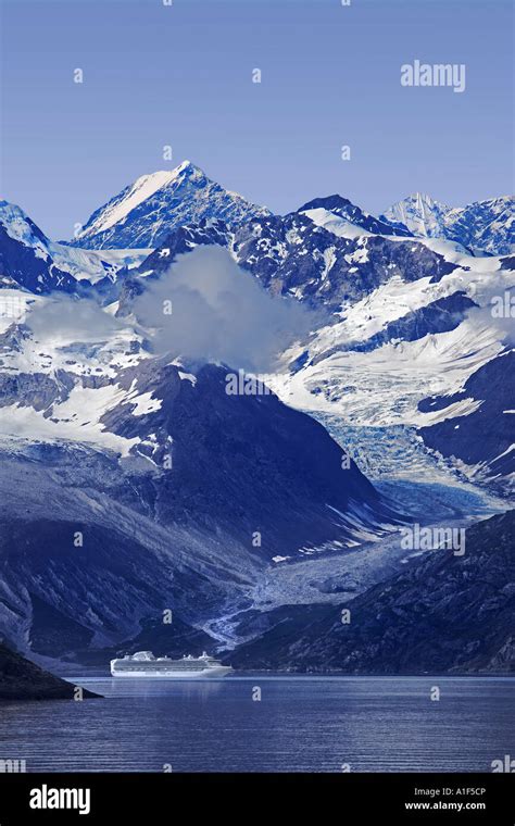 Johns Hopkins Glacier in Glacier Bay, Alaska, USA Stock Photo - Alamy