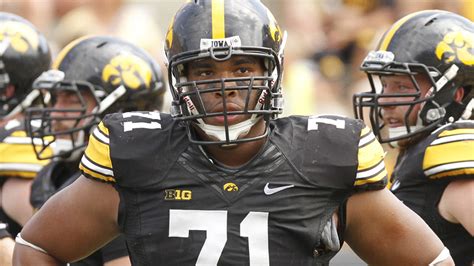 NFL draft profile: Iowa's Carl Davis - Sports Illustrated