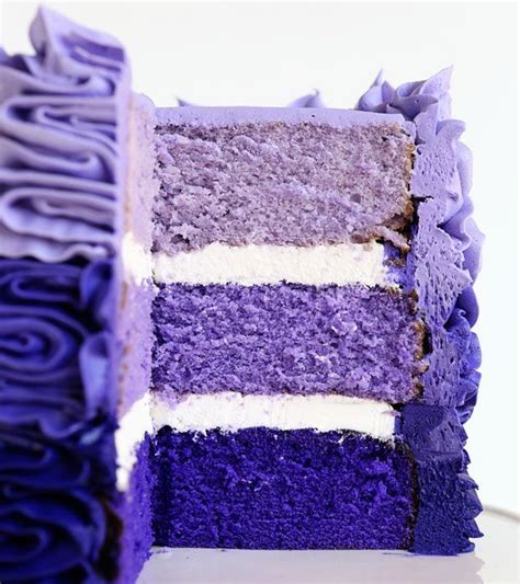 You won't believe how easy this cake is... one tip and three colors is all it takes! | Purple ...