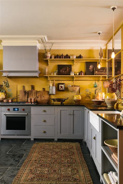 Trend Alert: Bright Yellow Kitchens with Painted Kitchen Cabinets | Choses de cuisine, Intérieur ...