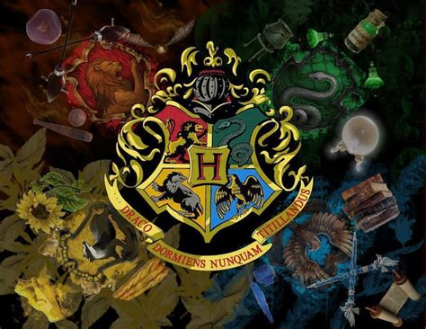 [100+] Hogwarts Crest Wallpapers | Wallpapers.com