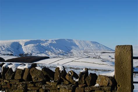 Pendle Hill In The Snow (3) - Marketing Lancashire