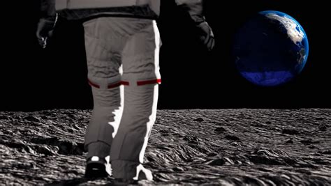 Astronaut Walking On the Moon Stock Footage Video (100% Royalty-free) 1013726267 | Shutterstock