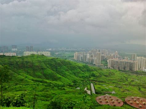 Kharghar Hills in Monsoon - A tale of two bengalis on hilltop