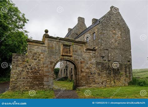 Midhope Castle Lallybroch - Near Edinburgh, Scotland Stock Photo - Image of ecosse, lallybroch ...