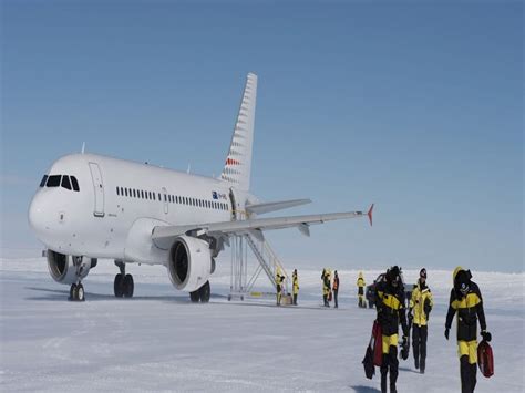 Australia scraps plan to build runway in Antarctica region