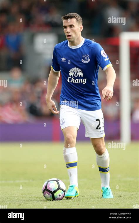 Everton's Seamus Coleman Stock Photo - Alamy