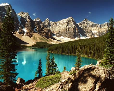 “The Awakening” Moraine Lake and the Valley of the Ten Peaks Banff ...