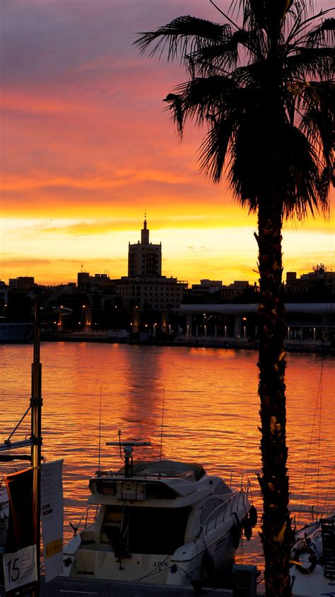 Sunset, Málaga harbour. Gracias a Manuel Pérez por la foto. Most Beautiful Beaches, Beautiful ...