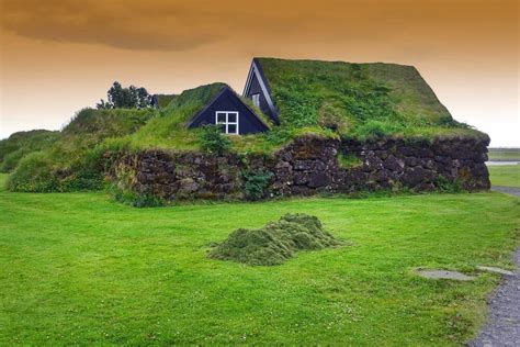 Icelandic Turf Houses - Classic Iceland