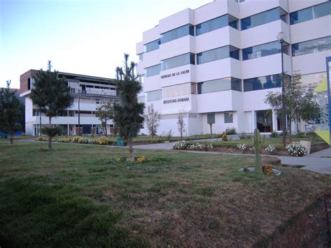 File:UPLA Faculty of Medicine.jpg - Wikimedia Commons