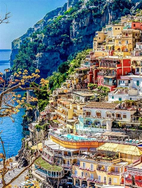 Positano, Amalfi Coast. Dramatic, deluxe and fabulous ☀️🍷 | Schöne orte ...