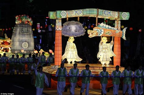 South Koreans celebrate Buddha's birthday with spectacular lantern festival in Seoul | Daily ...